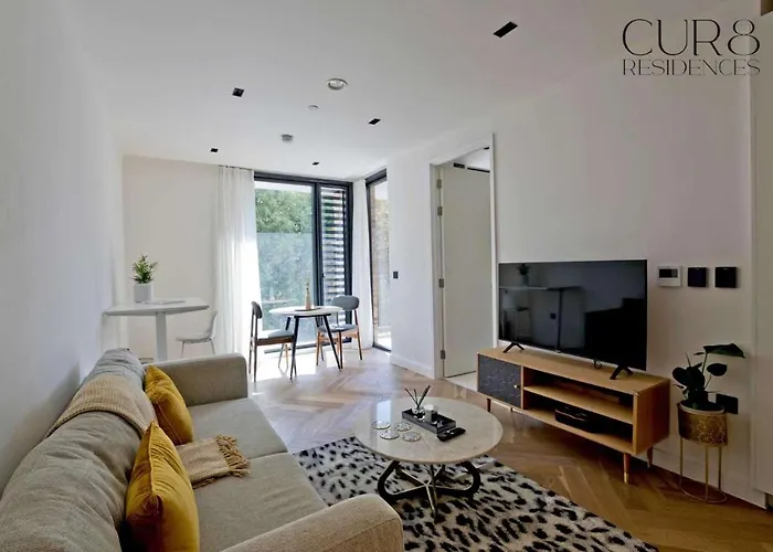 Elegant Apartments Kensington With Private Balcony